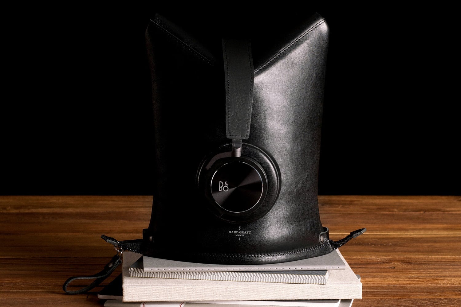 hardgraft peak headphone case headphone stand