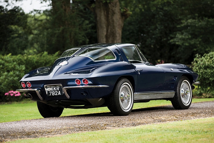 Quelle est cette auto croisée sur le route (pas de photo...) 1963-Chevrolet-Corvette-Sting-Ray-Split-Window-Coupe-4