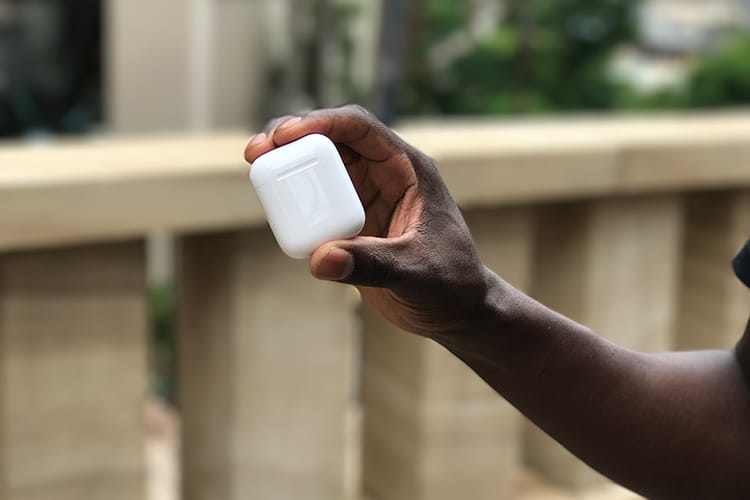 apple airpods wireless case in the hand