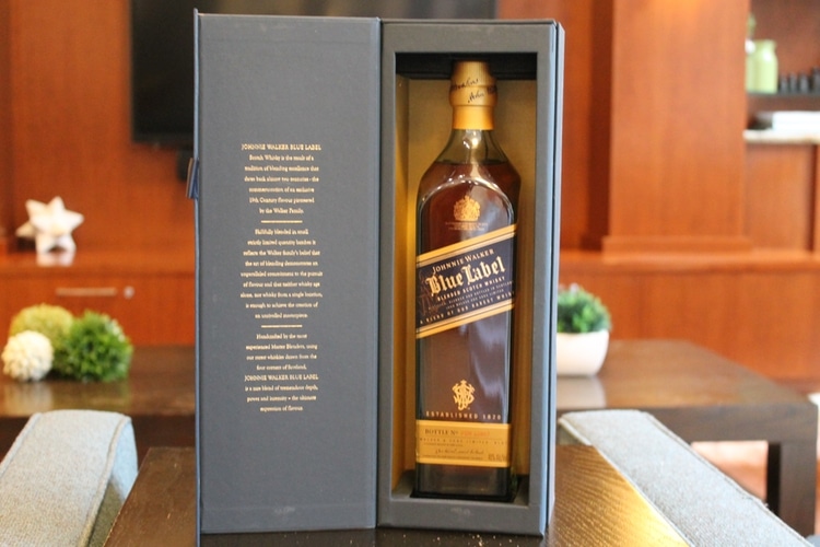 johnnie walker blue label whisky cover open