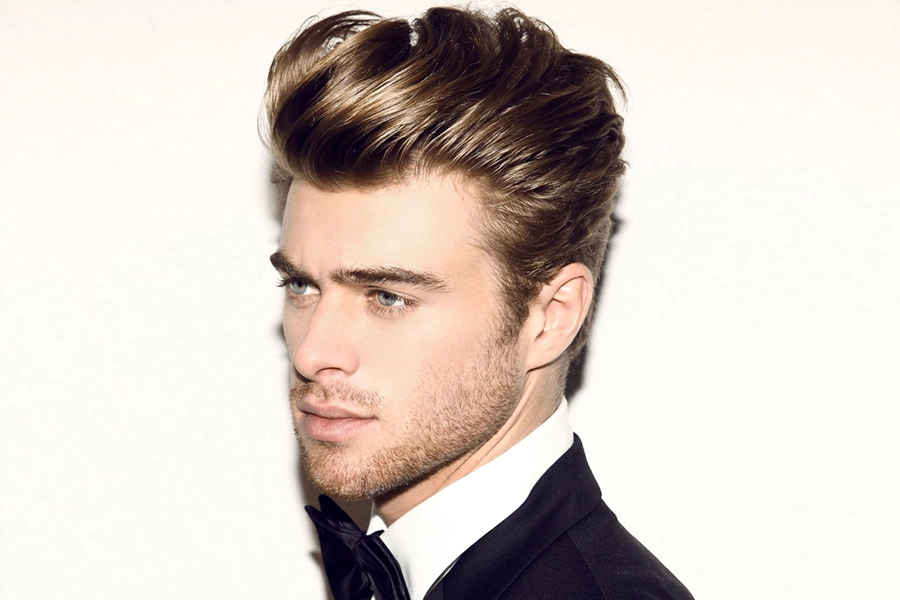 coupe de cheveux pompadour