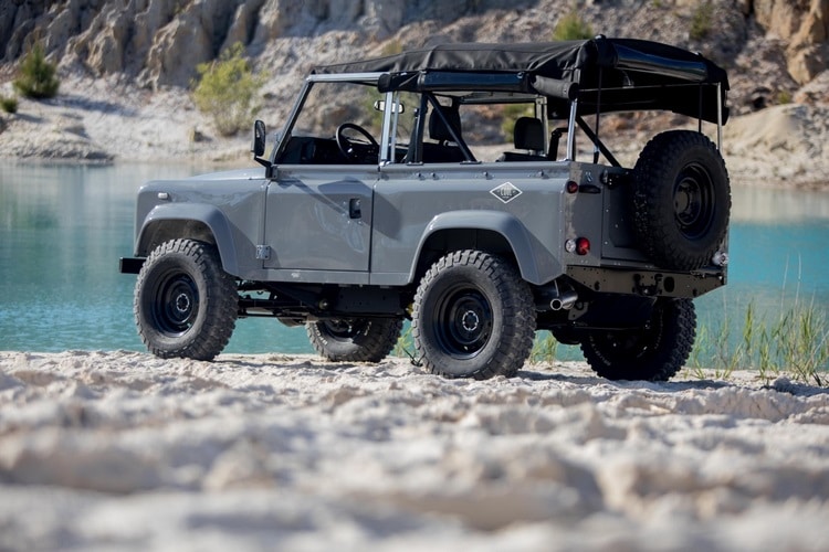 Cool & Vintage Roll-Out Another Timeless Defender 90 Rebuild | Man of Many