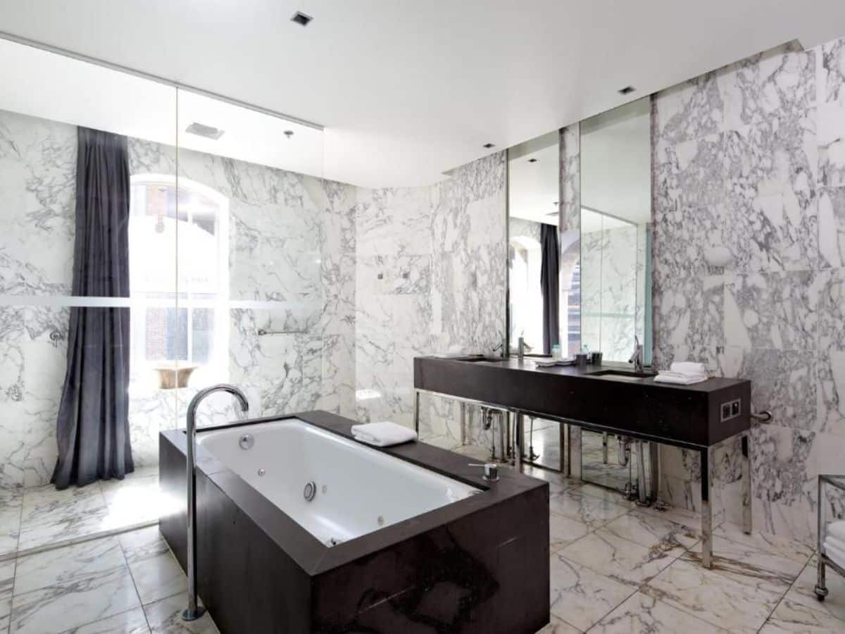 Bathroom of the penthouse