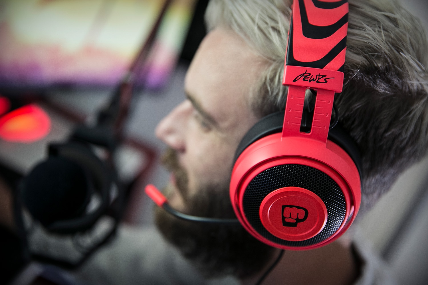 Which headphone is used by PewDiePie?