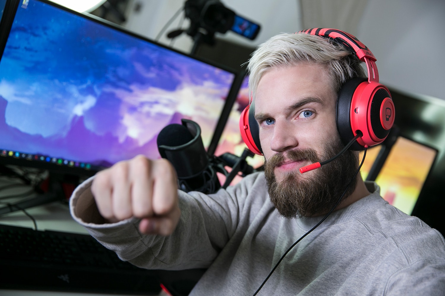 Pewdiepie best sale ear headphones