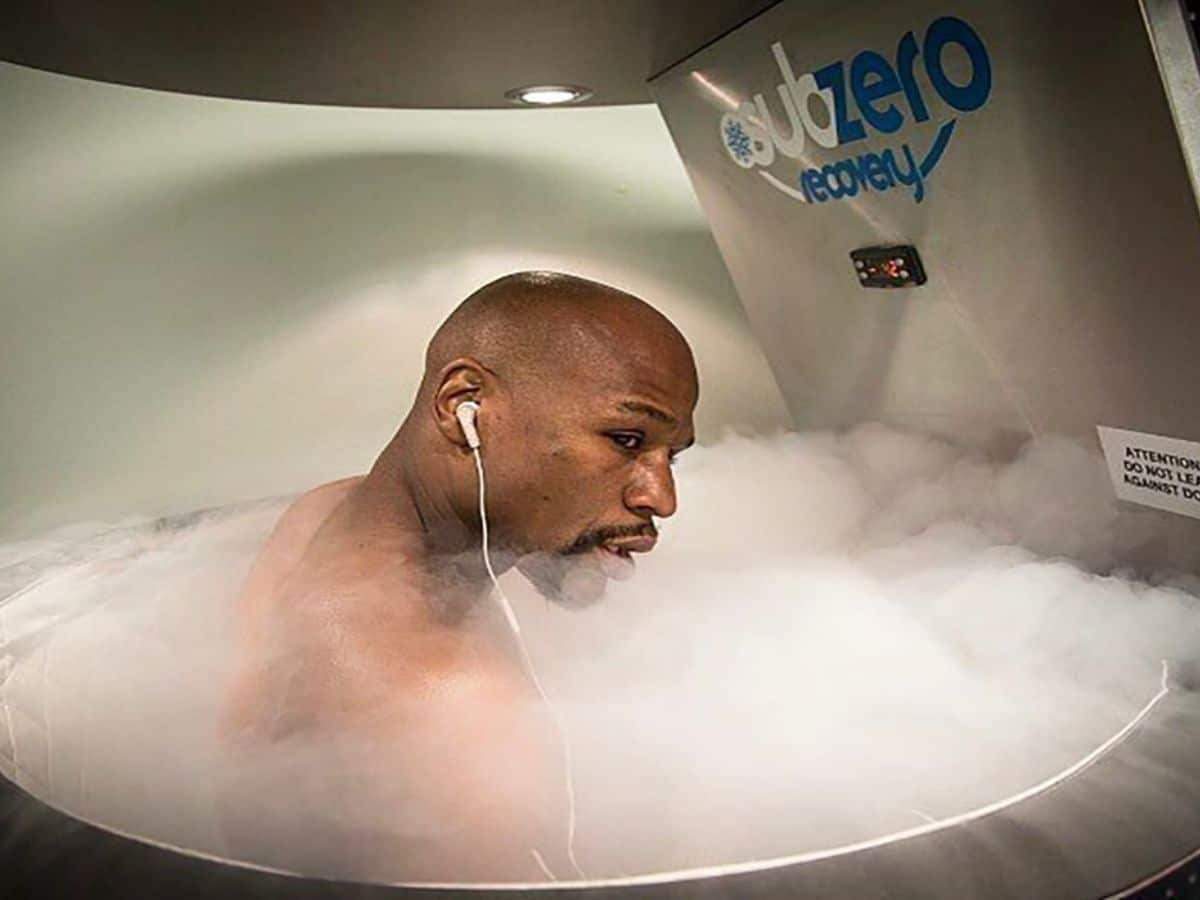 Floyd Mayweather in Cryotherapy
