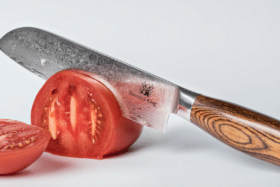 kitchen knives kickstarter Samurai King Zenith cutting tomato