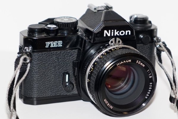 10-best-traditional-film-cameras-brand-new-man-of-many