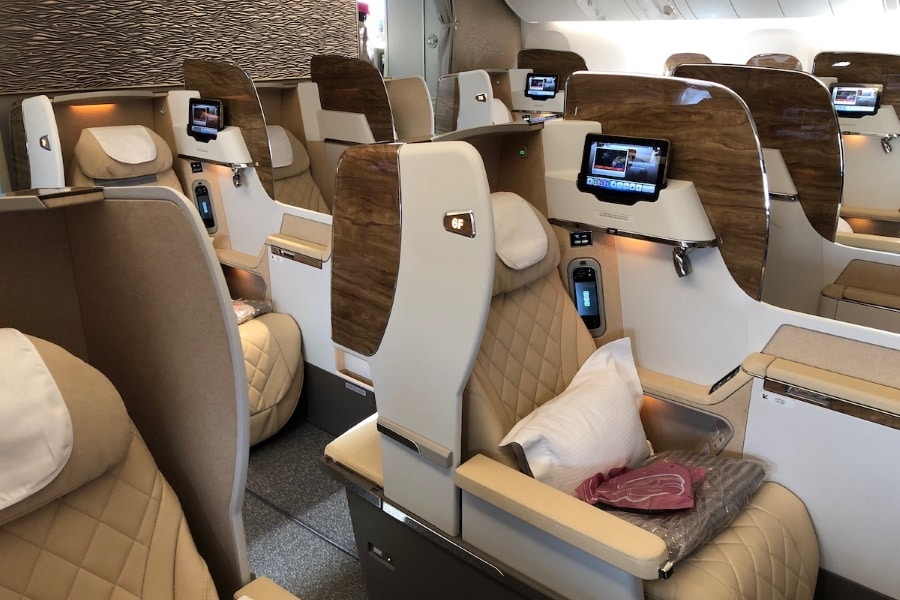 Emirates A380 Business Class Review - Lounge, Seats, Dining, Amenities ...