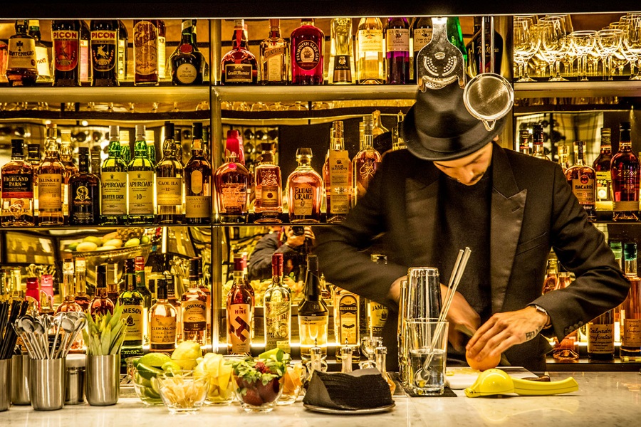 25 Coolest Bars In Melbourne Man Of Many