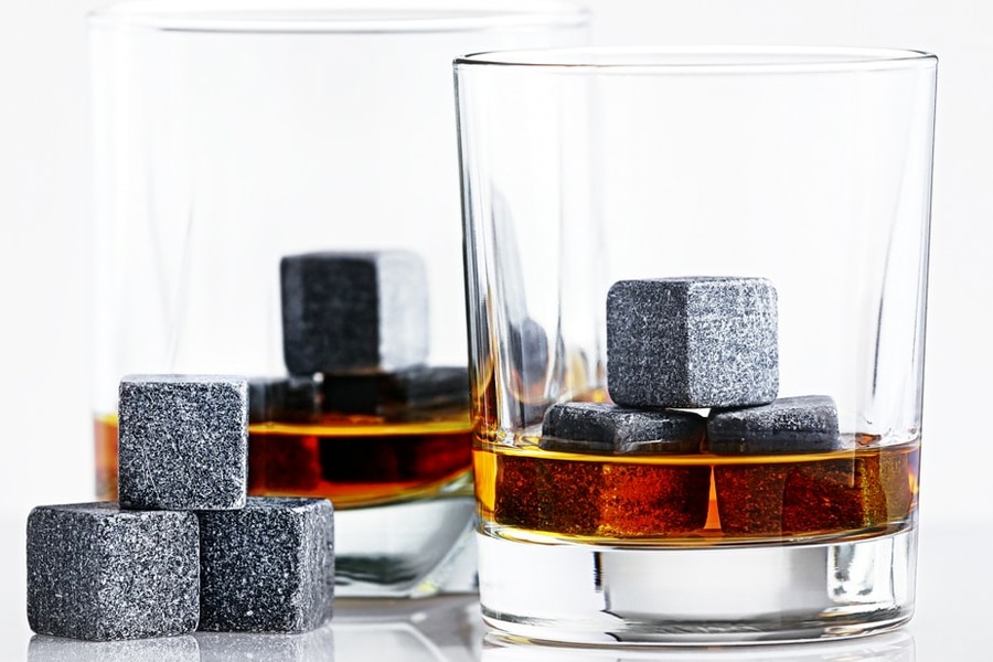 bars whiskey stones