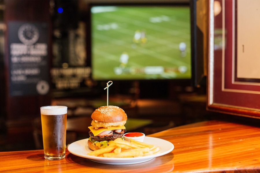 13 best sports bars in melbourne