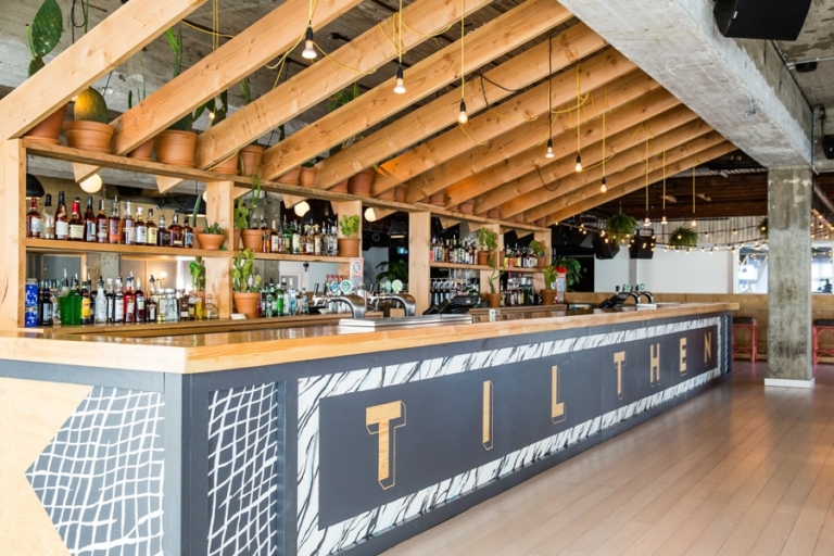 15 Best Sports Bars in Sydney Man of Many