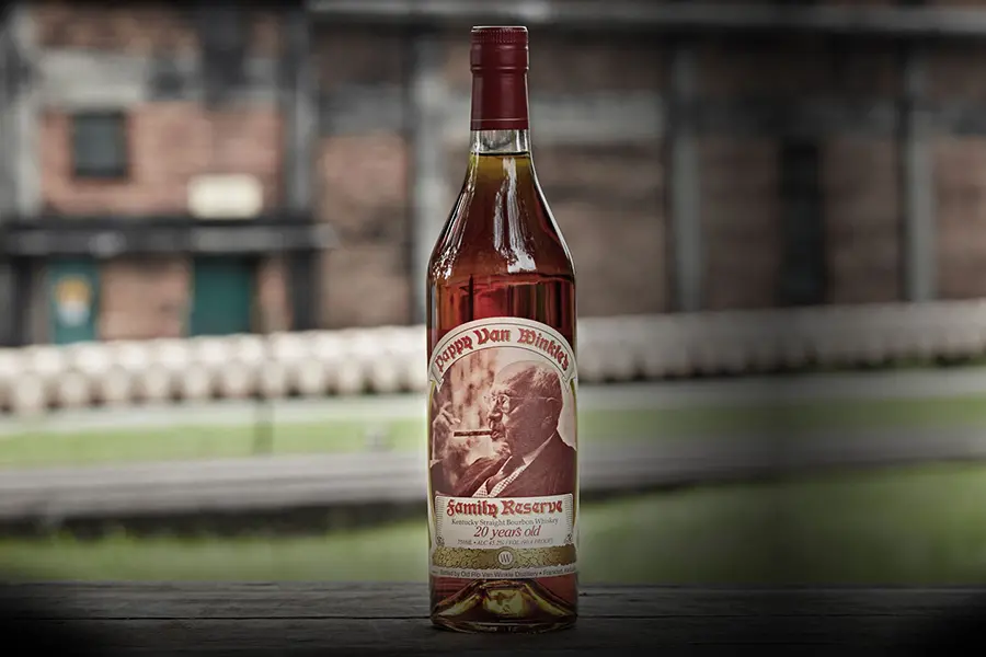 pappy van best bourbon whiskey bottle