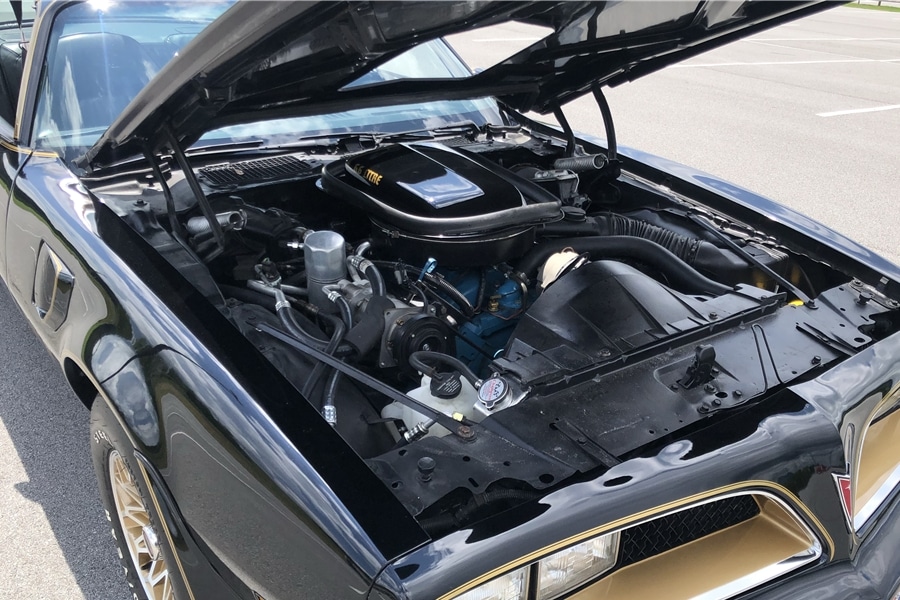 Burt Reynolds’ 1978 Pontiac Firebird Trans Am 'Bandit' engine