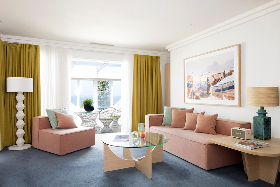 hotel ravesis interior pink furniture