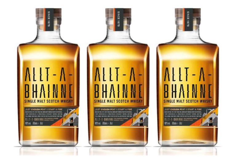 18 Best Peaty Scotch Whisky Brands for Smoky Dram Fans Man of Many