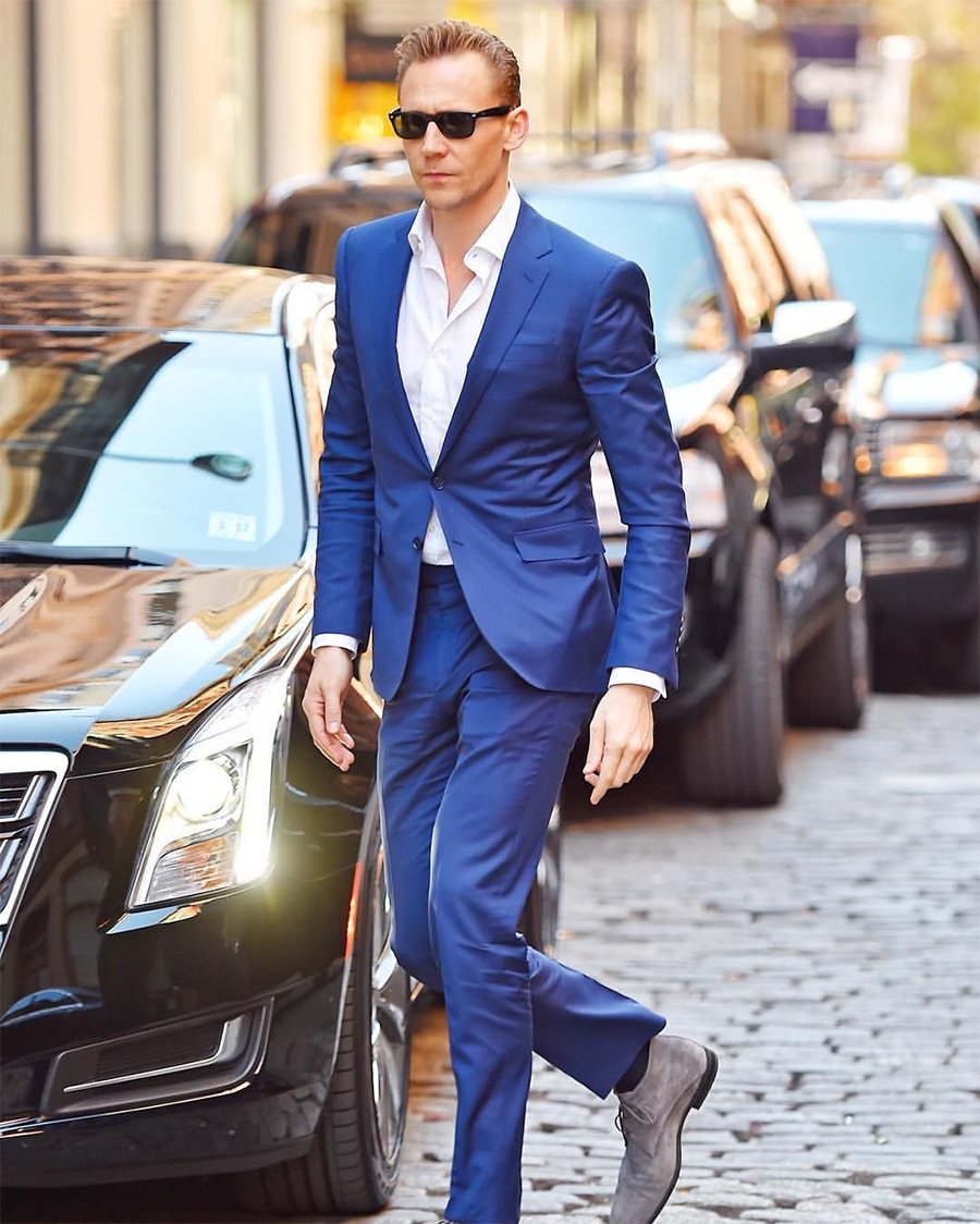 tom hiddleston in blue suit