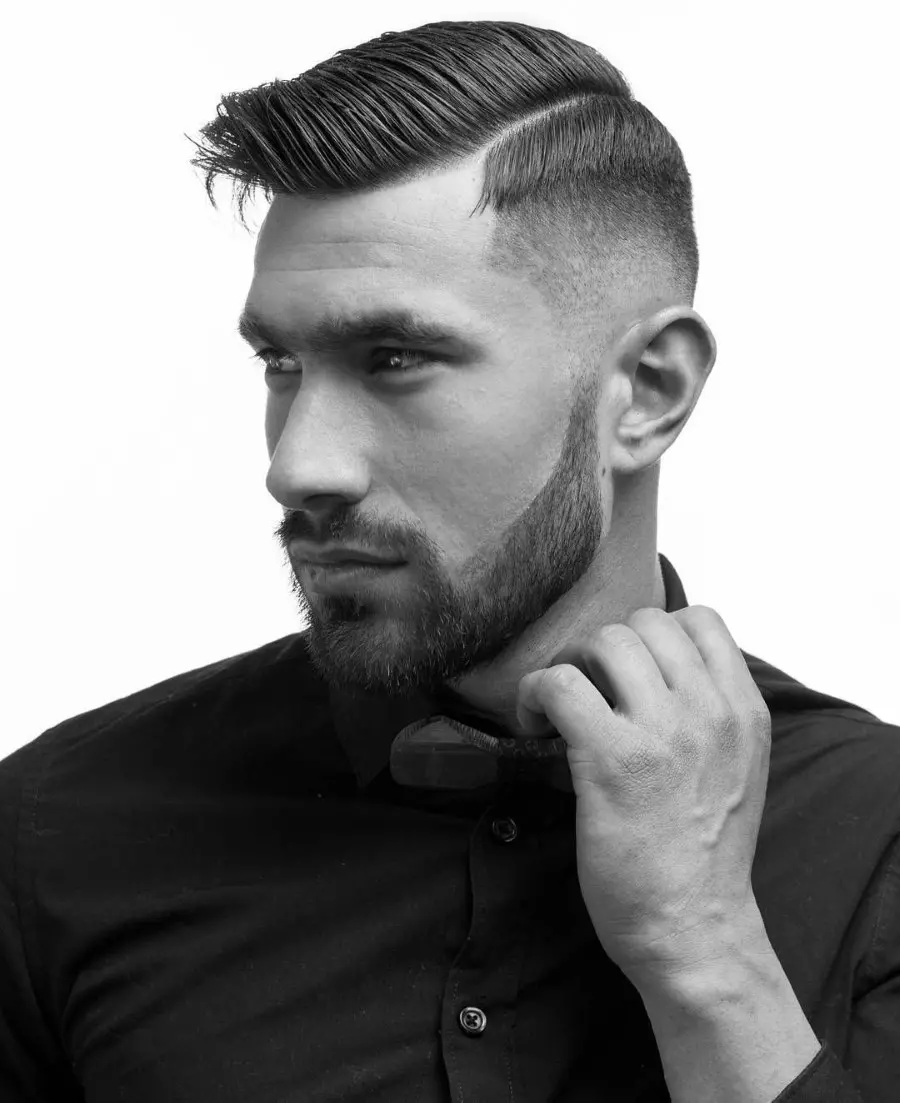 Coiffure courte pour homme - Peigne