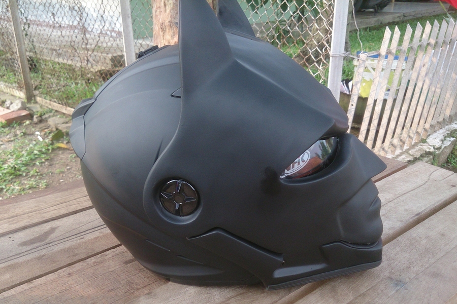 The Batman Motorcycle Helmet Lets You Fight Crime Safely | Man of Many