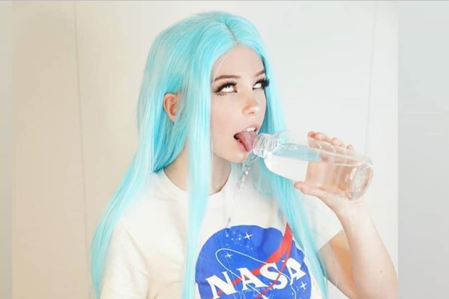 Belle Delphine, who sold gamer girl bathwater, isn't promoting that gamer  girl pee - Culture