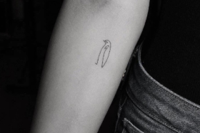 50+ Minimalist Tattoo Ideas that Prove Less is More | Man of Many