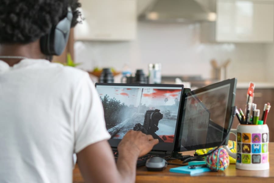 dual screen gaming laptop