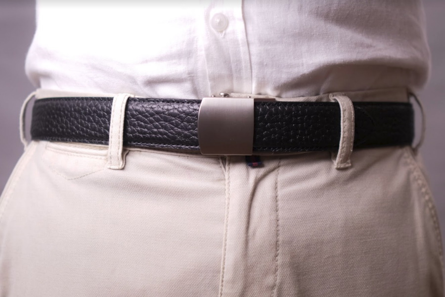 Mens smart outlet belt