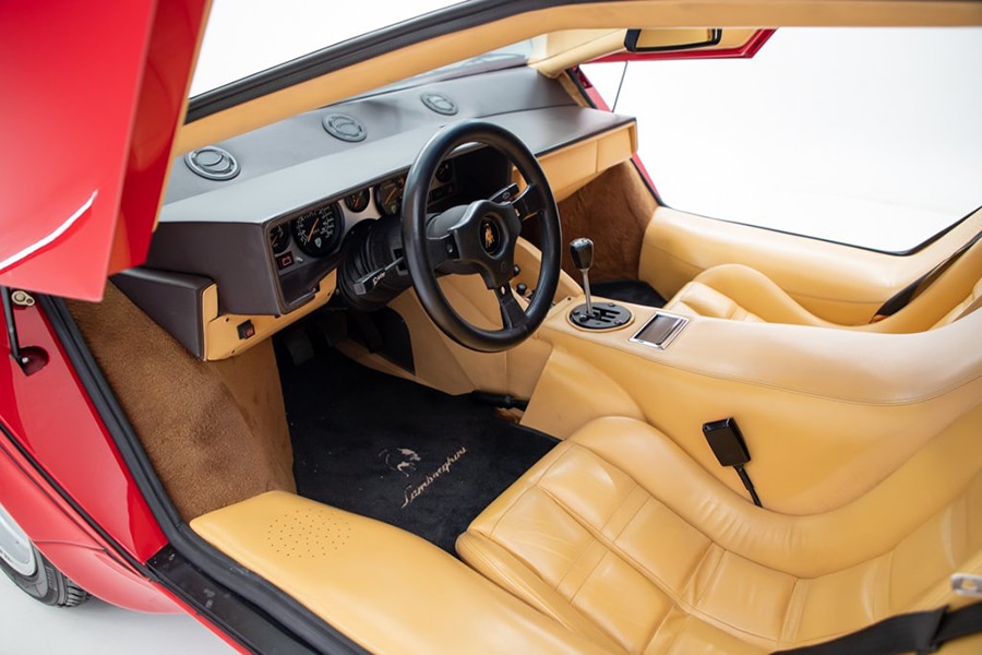 lamborghini countach dashboard and steering wheel view