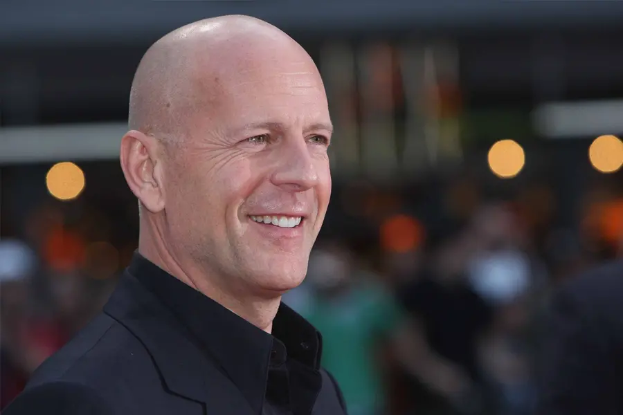 Bruce Willis Golenie głowy fryzura