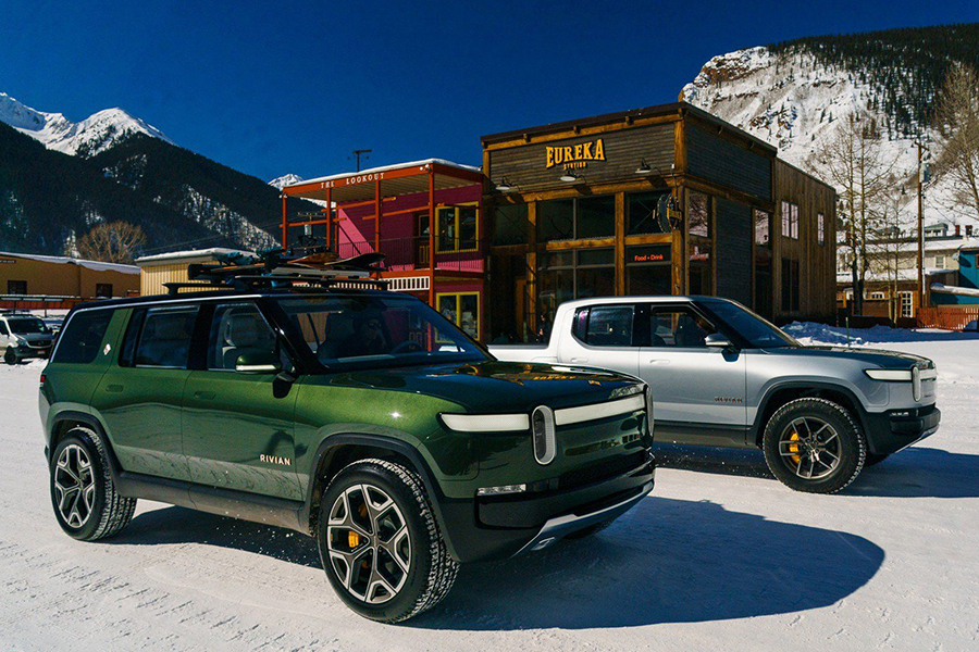 Rivian Changes And Raises The Roof For Their Suv Man Of Many