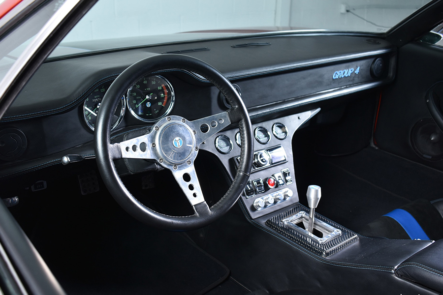 De Tomaso Pantera steering wheel