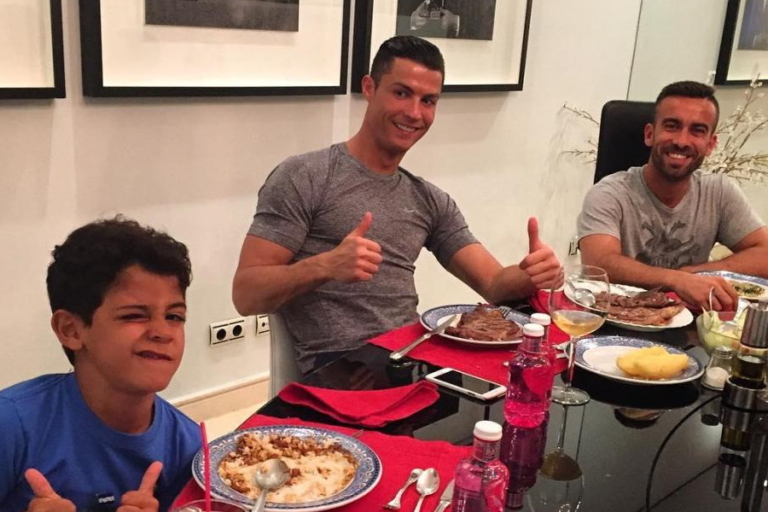 cristiano-ronaldo-s-football-diet-workout-plan-man-of-many