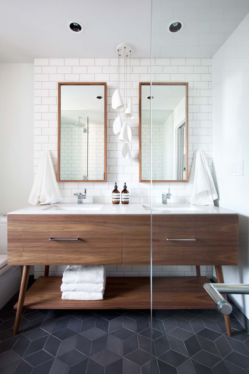 8 Men's Bathroom Decor Ideas & Inspirations | Man of Many