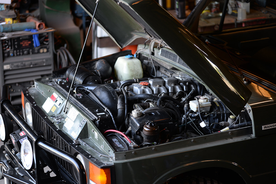 land rover engine view