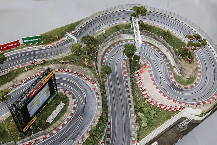 f1 slot car track