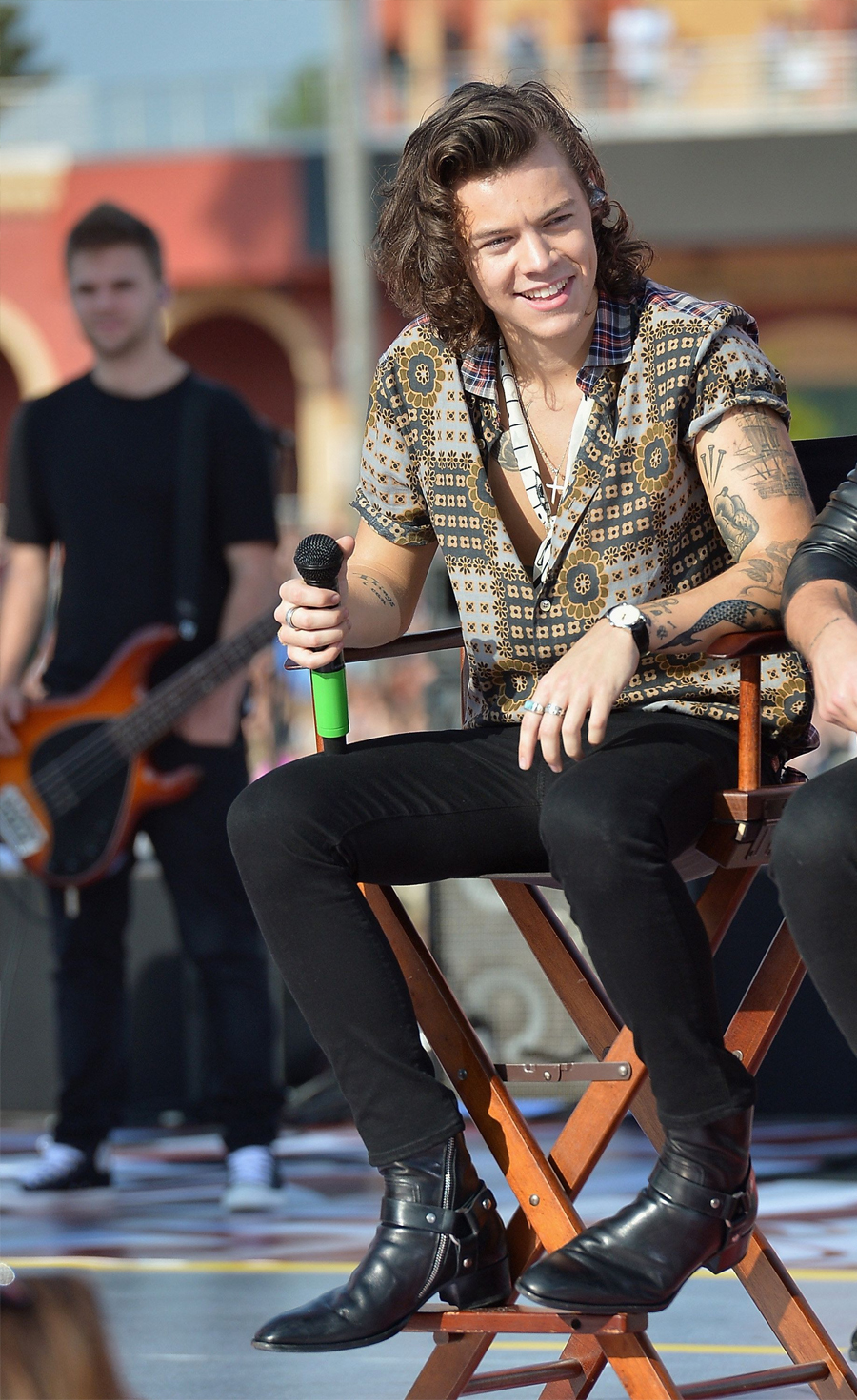 How to dress like harry styles - B+C Guides