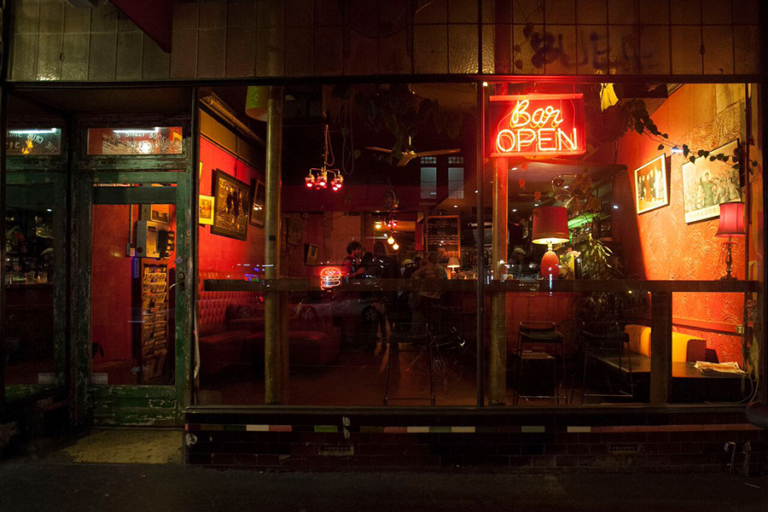 29-best-live-music-venues-in-melbourne-man-of-many