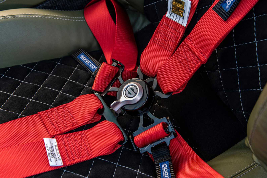 Russell Built Porsche 911 seat belt