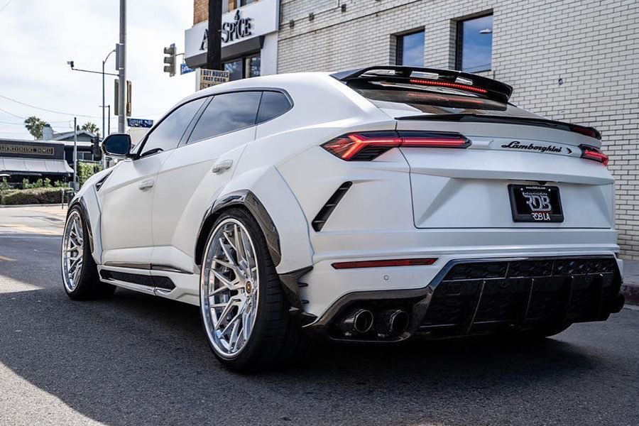 Lamborghini Urus back wheel of the vehicle