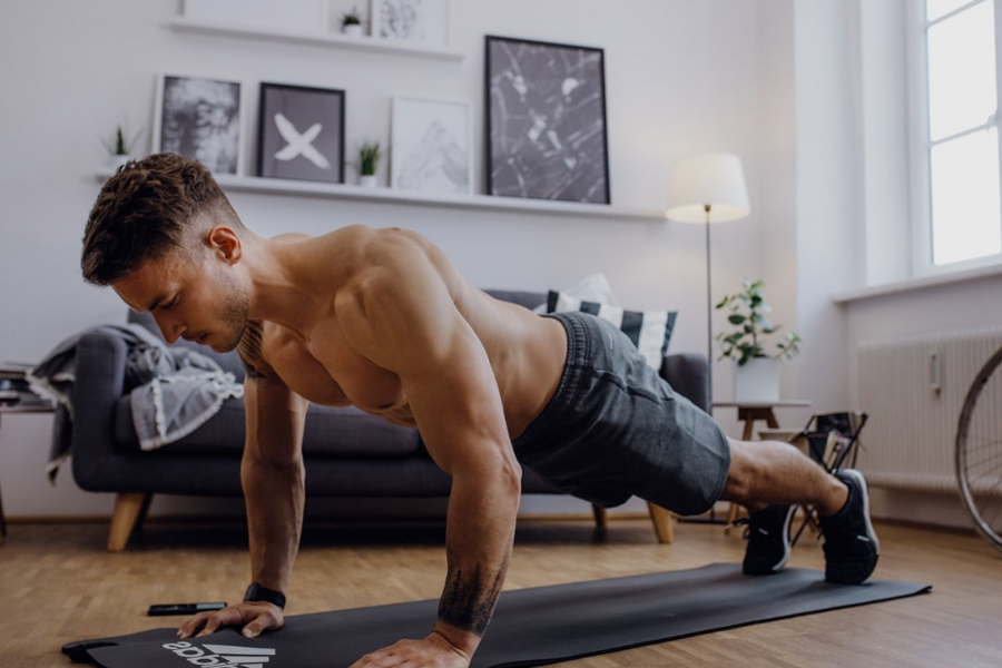 how-to-do-a-perfect-push-up-man-of-many