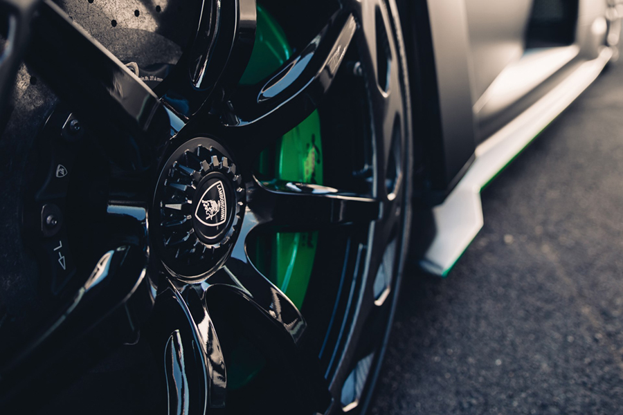 Lamborghini Veneno Roadster wheel