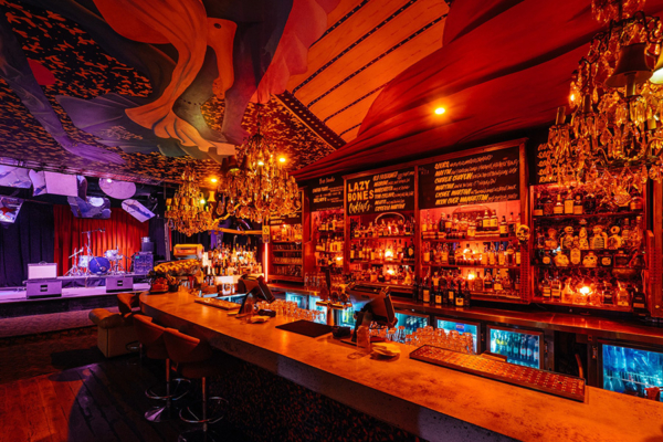 37-best-live-music-venues-in-sydney-man-of-many