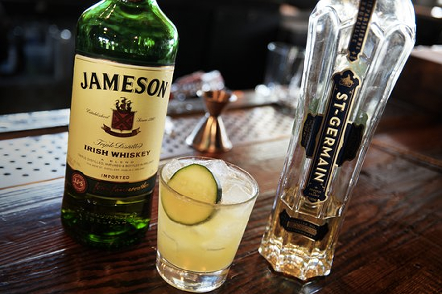 10 Irish Whiskey Cocktails This St. Paddy's | Man of Many