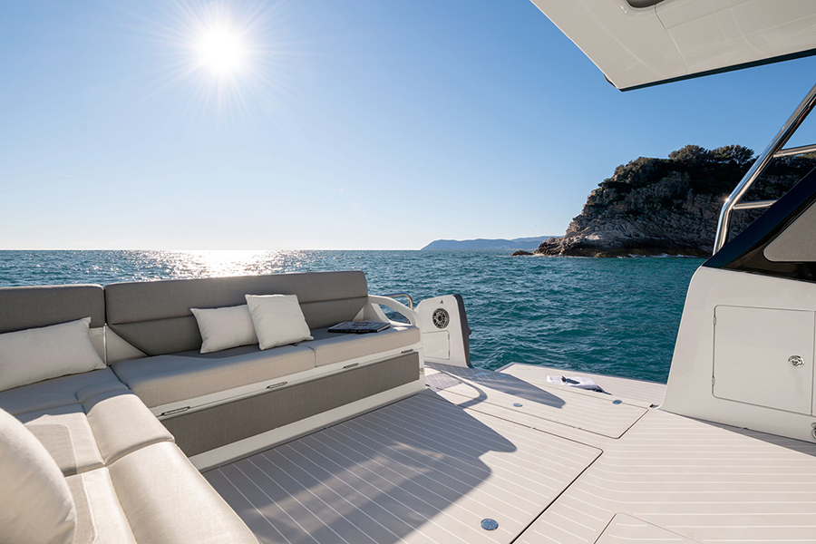 Azimut Verve 47 Yacht view deck