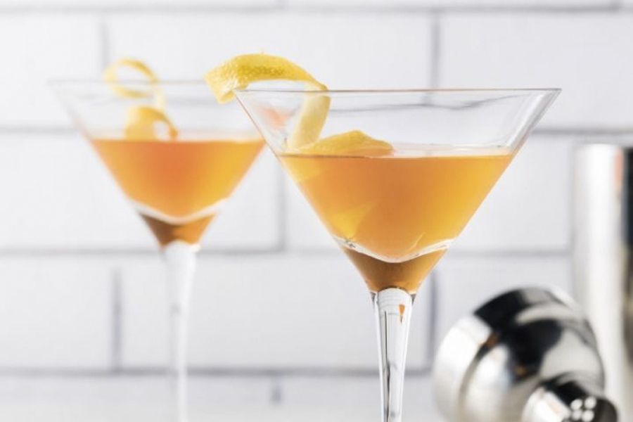 Best Easter Cocktail Recipes - Hot Cross Bun Martini