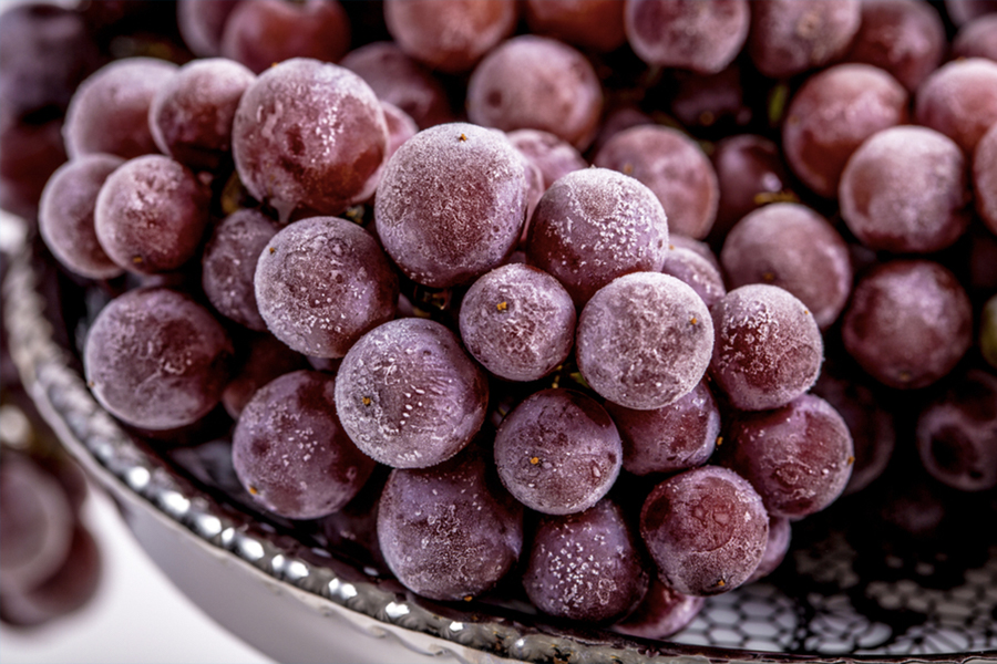 Best Healthy Snacks for Weight Loss - frozen grapes