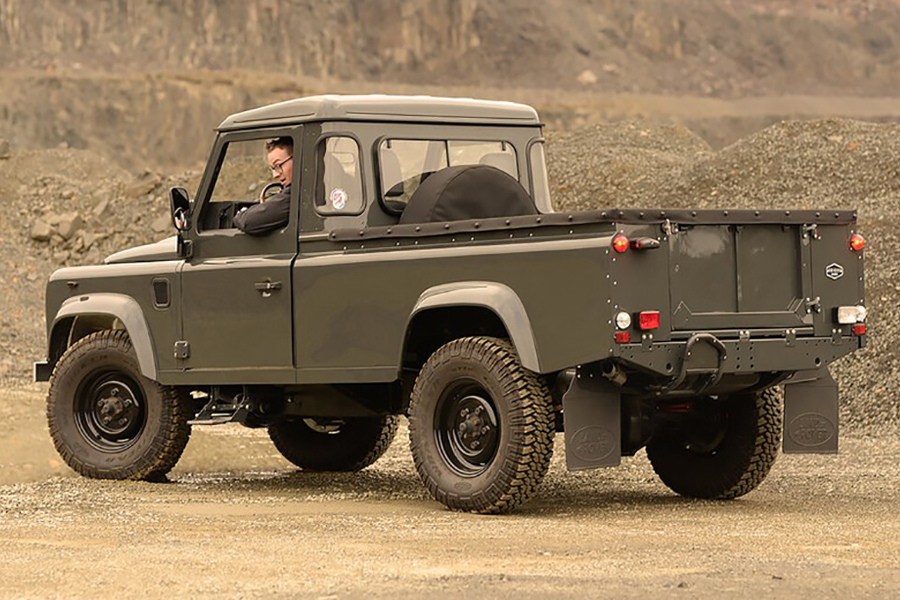 Land Rover Defender Commonwealth 1990 back view