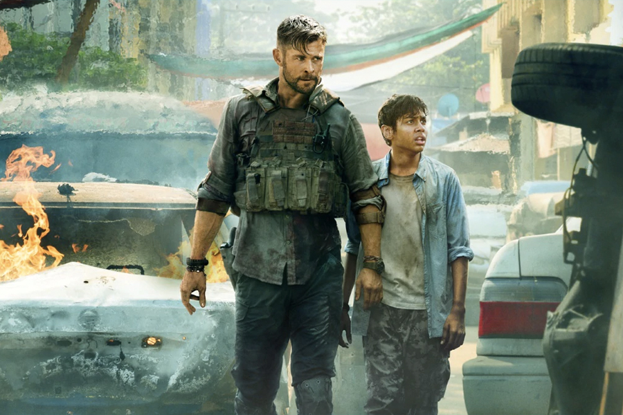 Watch the Trailer for Chris Hemsworth's Explosive New Netflix Film