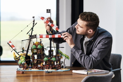 LEGO Sets Sail with Pirates of Barracuda Bay Building Set